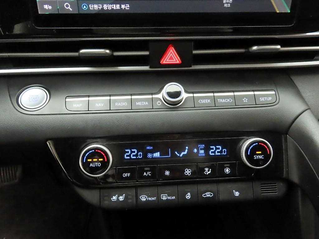 HYUNDAI Avante - Vista 9