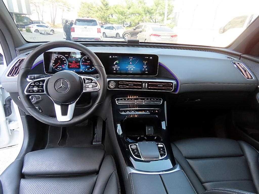 Mercedes Benz EQC - Vista 7