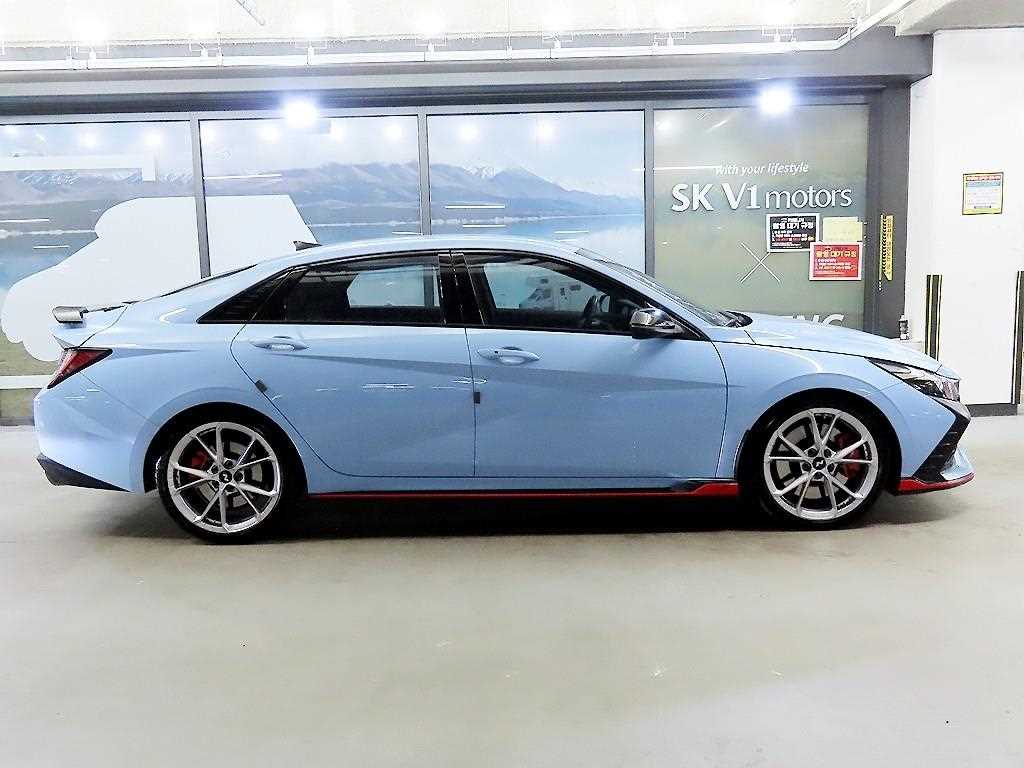 HYUNDAI Avante - Vista 3