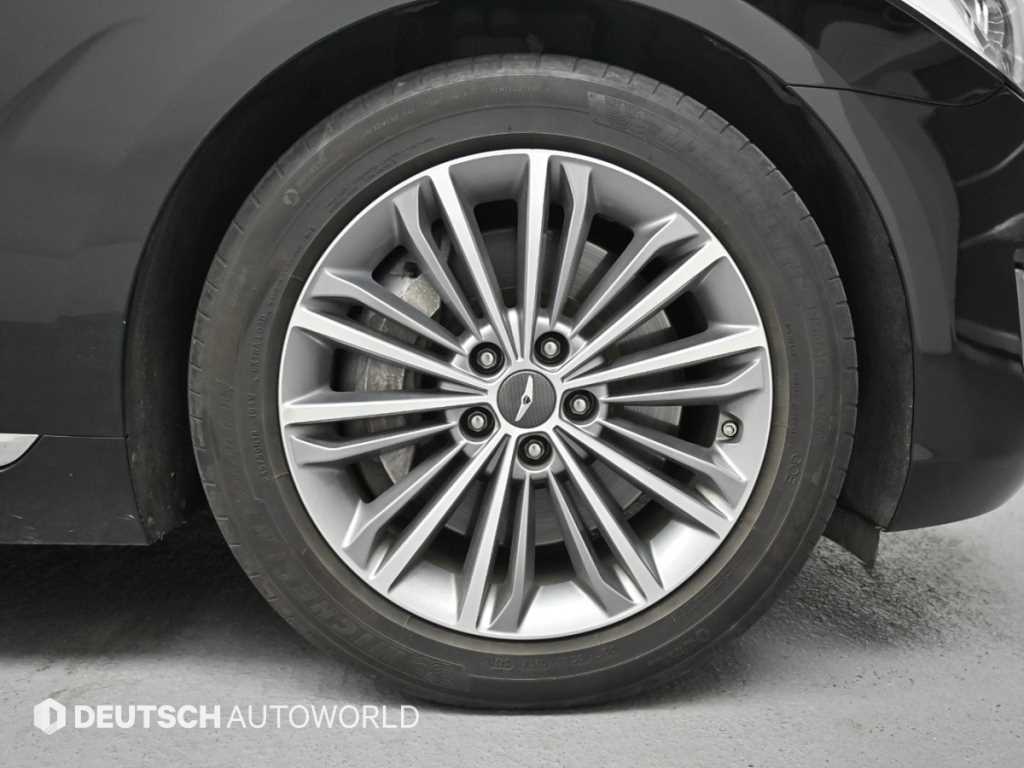 Genesis EQ900 - Vista 5