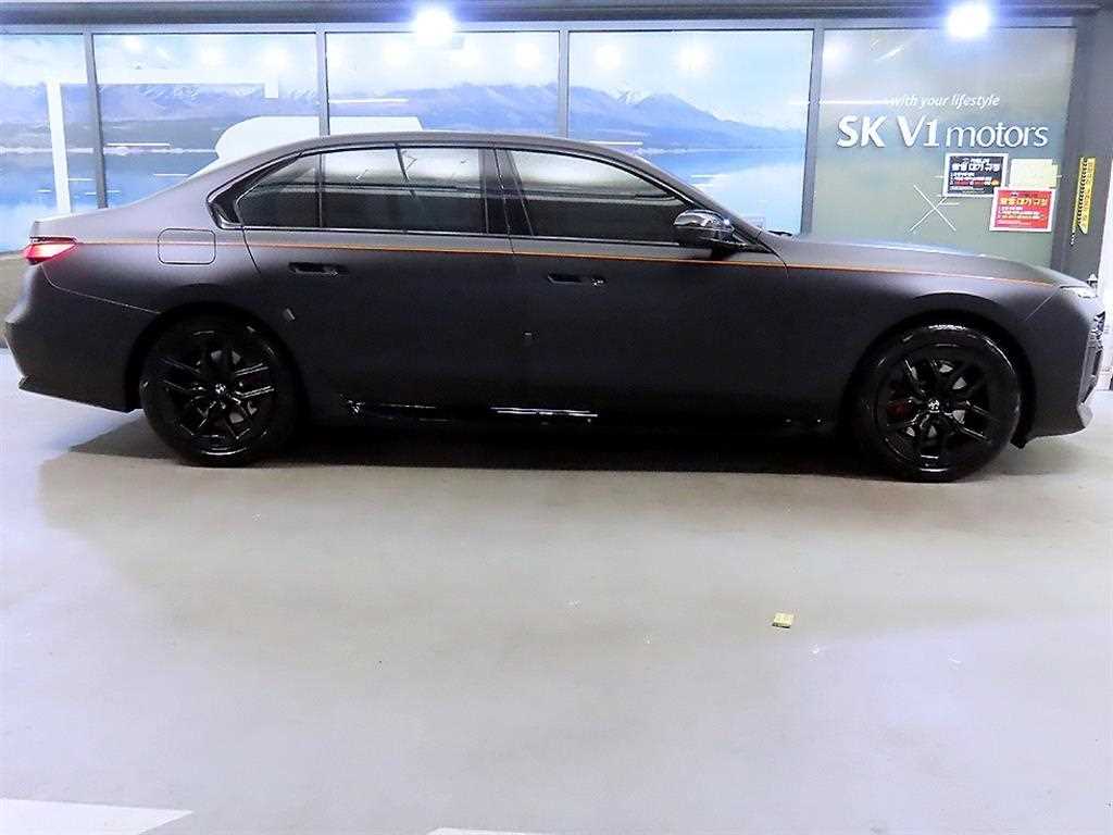 BMW 7 Series - Vista 3