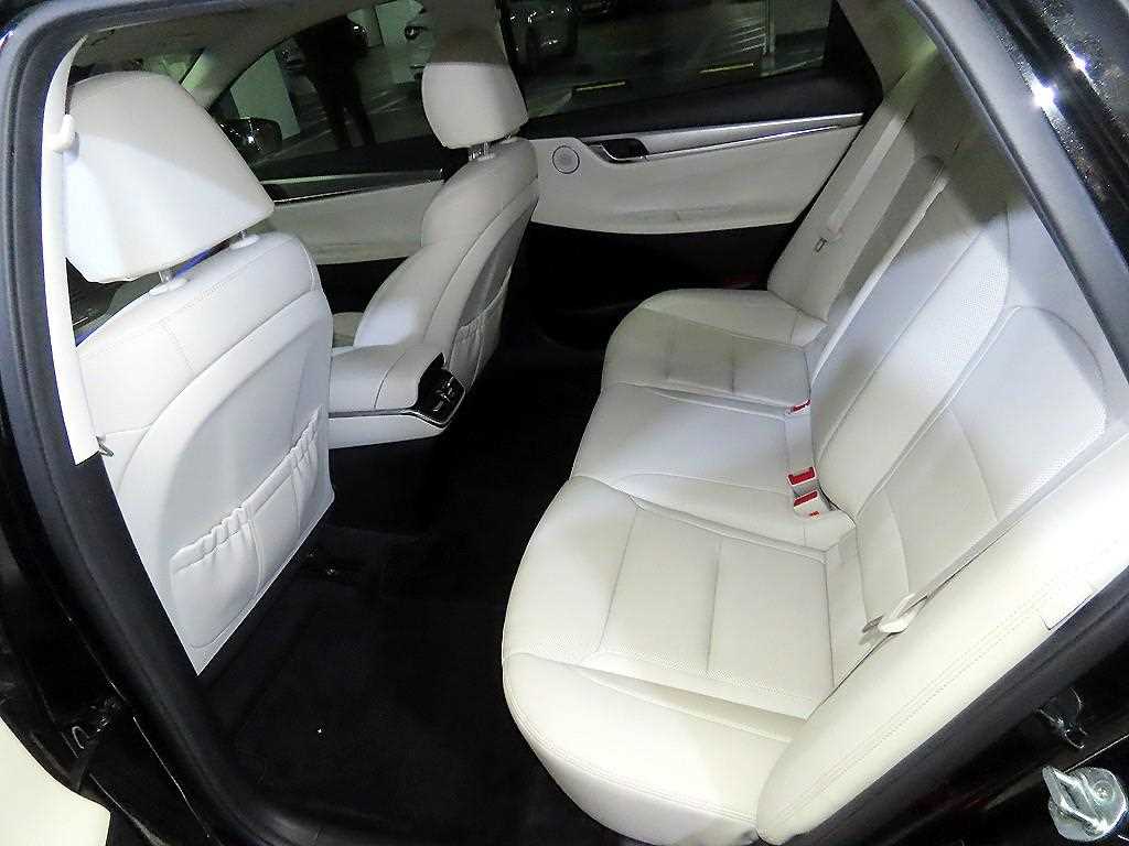 HYUNDAI Grandeur - Vista 7