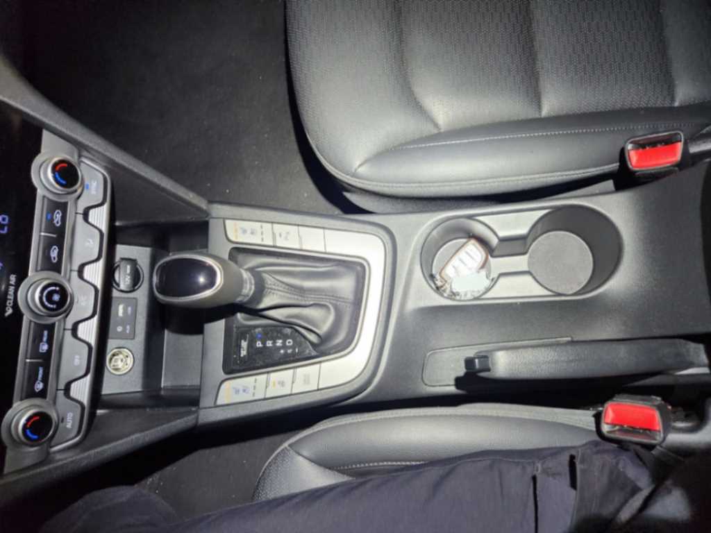 HYUNDAI Avante - Vista 8