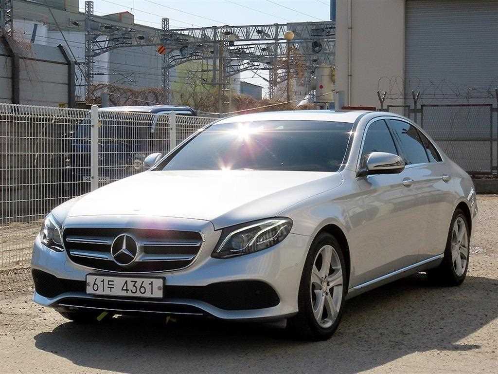 Mercedes Benz E class - Vista 2