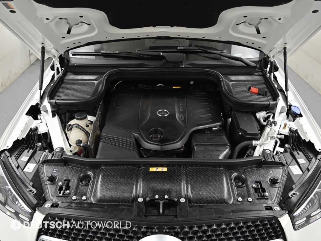 Mercedes Benz GLE Class - Vista 6