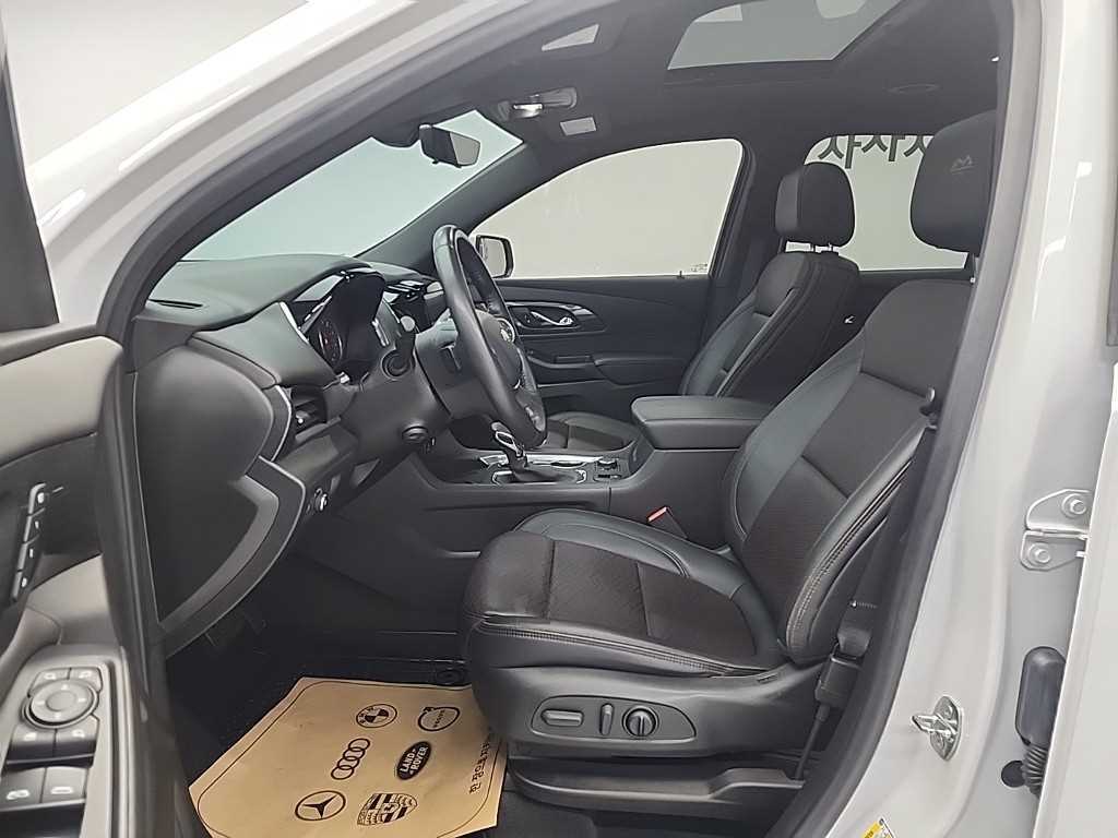 Chevrolet Travers - Vista 11