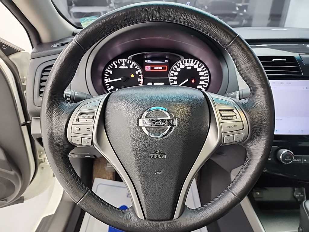 Nissan Altima - Vista 9