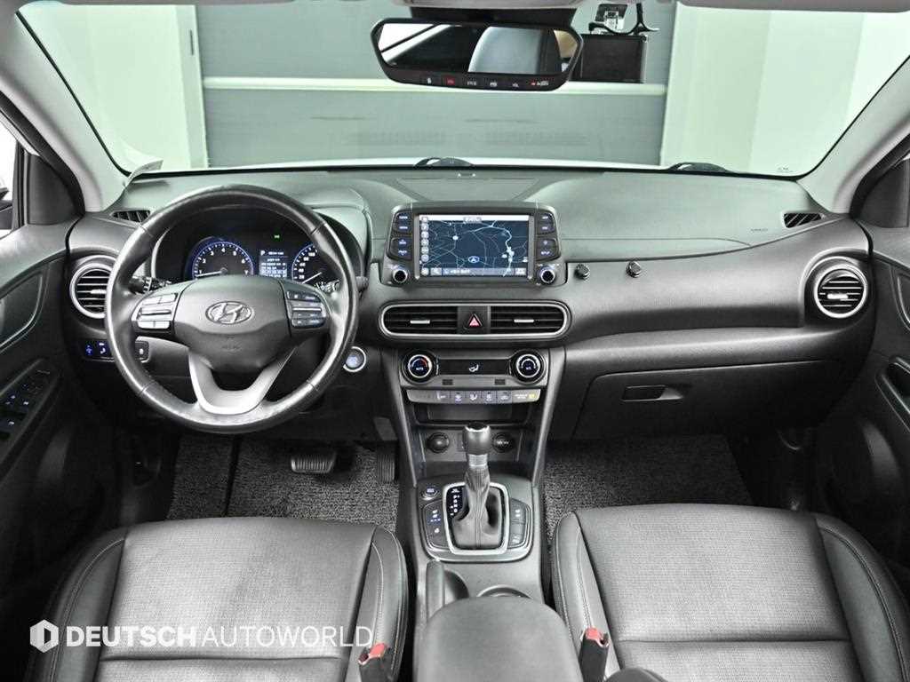 HYUNDAI Kona - Vista 7