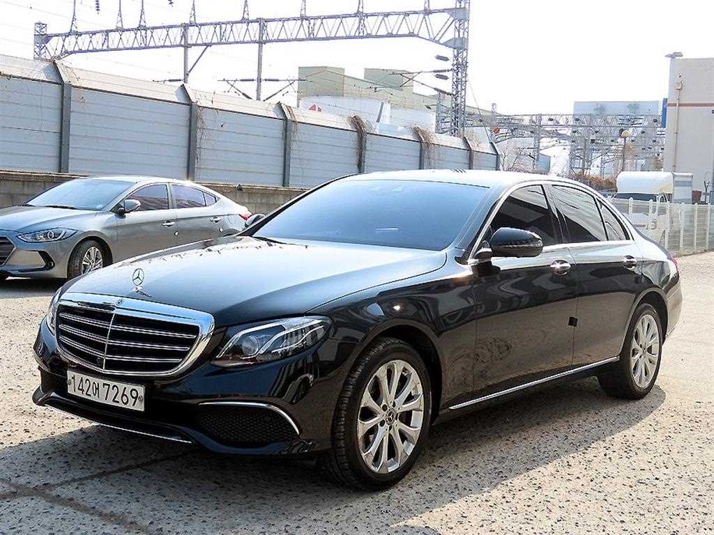 Mercedes Benz E class - Vista 2