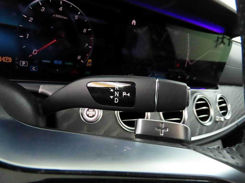 Mercedes Benz E class - Vista 10