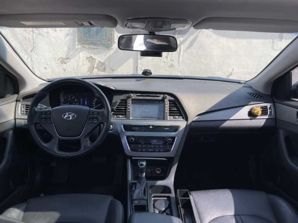 HYUNDAI Sonata - Vista 5