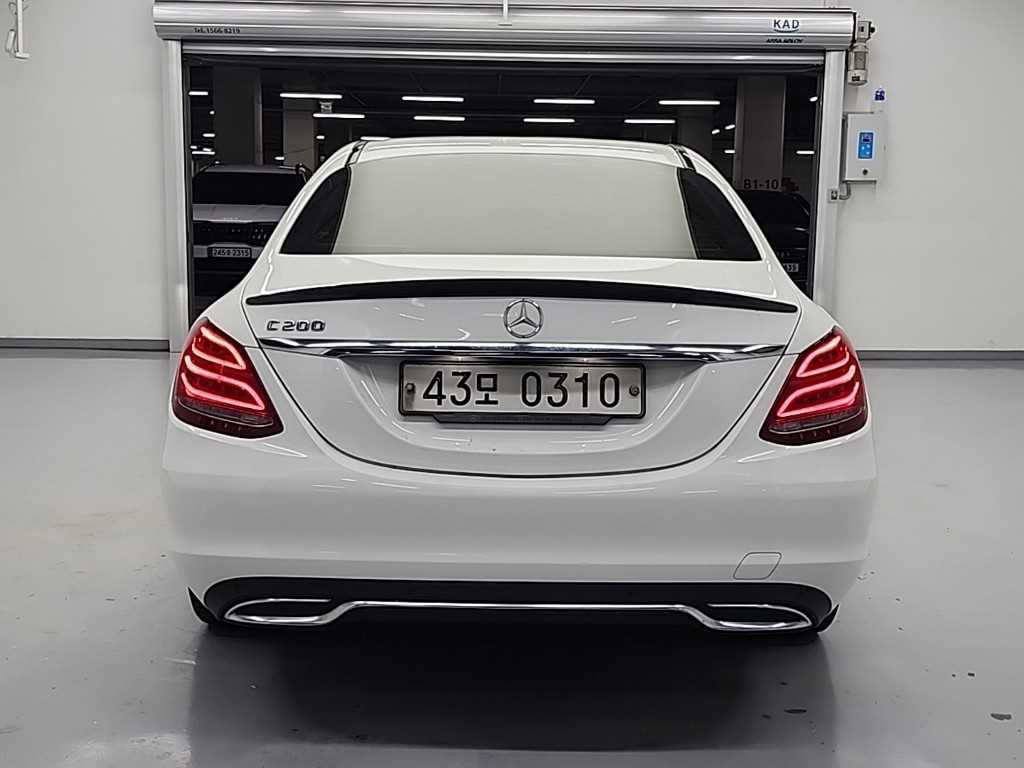 Mercedes Benz C Class - Vista 3