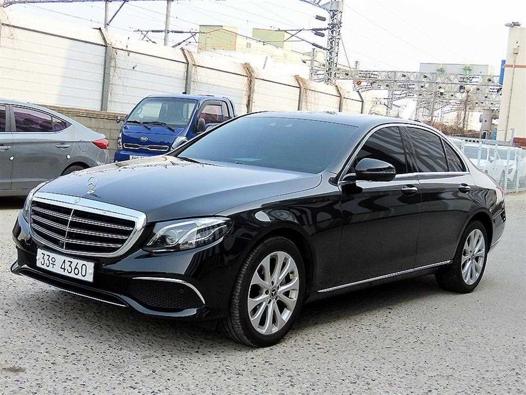 Mercedes Benz E class - Vista 2