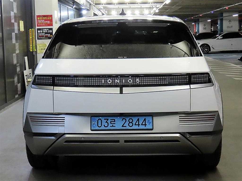 HYUNDAI Ioniq 5 - Vista 5