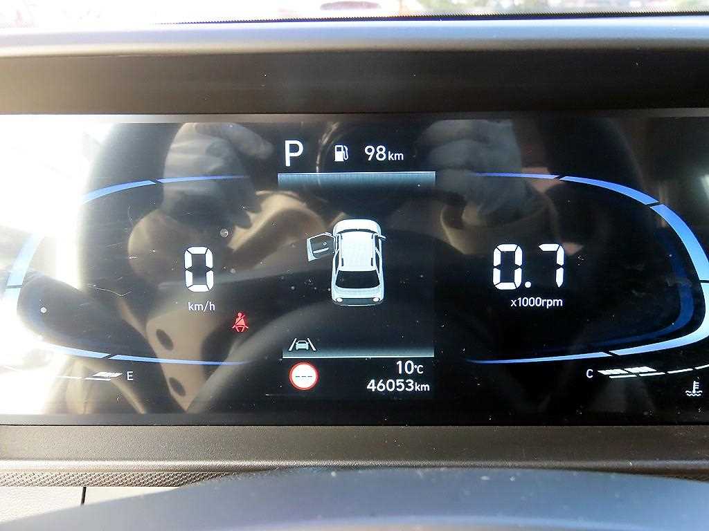 HYUNDAI Casper - Vista 9