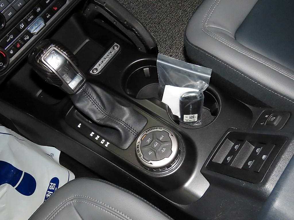 Ford Bronco - Vista 12