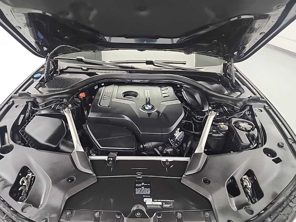 BMW 5 Series - Vista 5