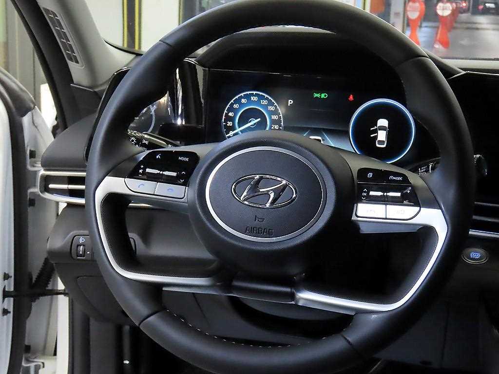 HYUNDAI Avante - Vista 8