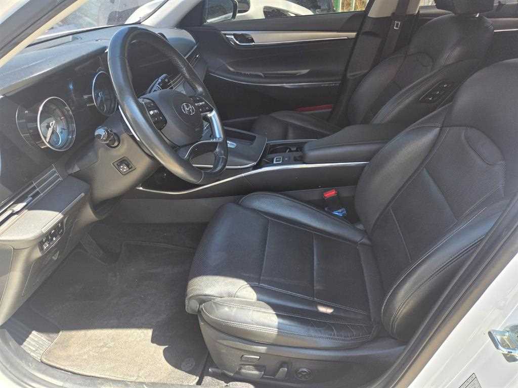 HYUNDAI Grandeur - Vista 3