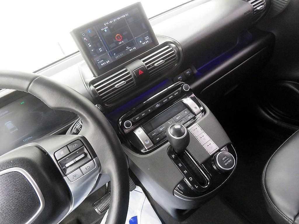 HYUNDAI Casper - Vista 10