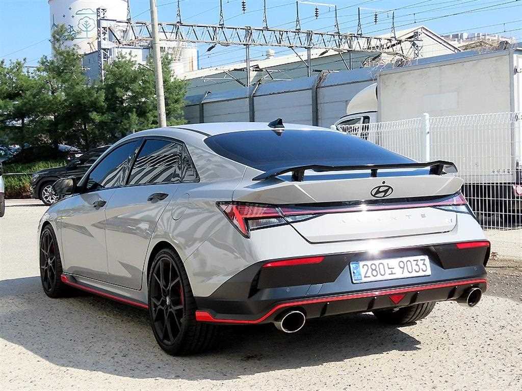 HYUNDAI Avante - Vista 3