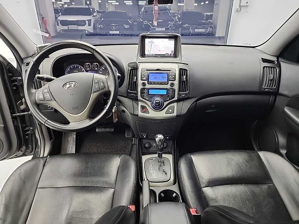 HYUNDAI i30 - Vista 7