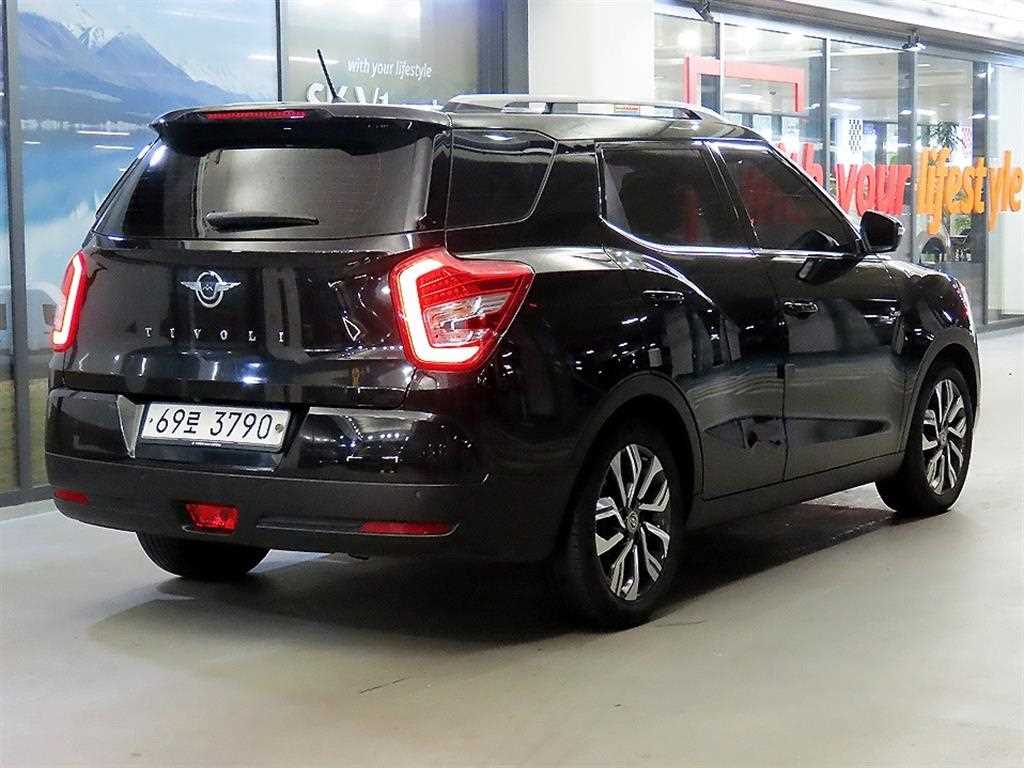 Ssangyong Tivoli - Vista 4