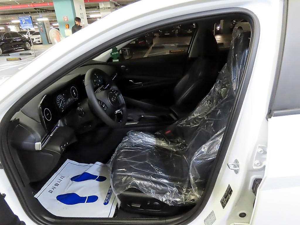 HYUNDAI Avante - Vista 6