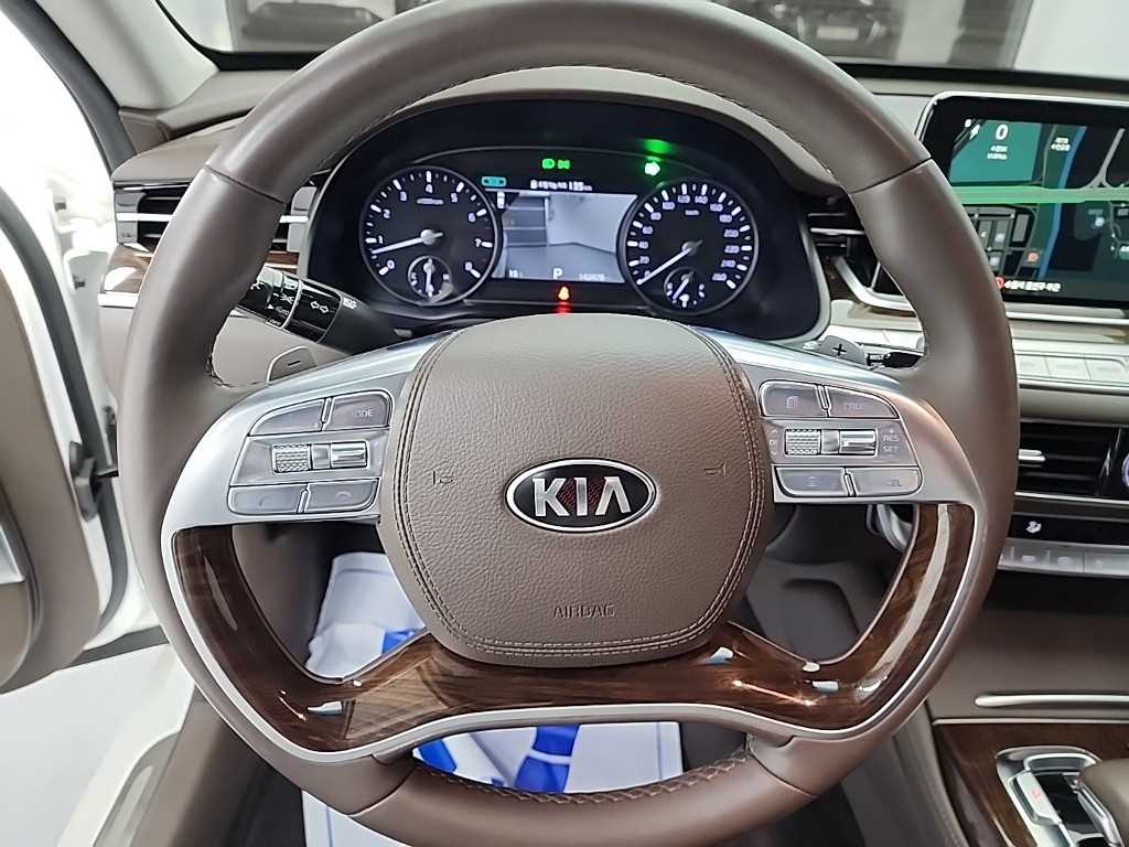 KIA K9 - Vista 9