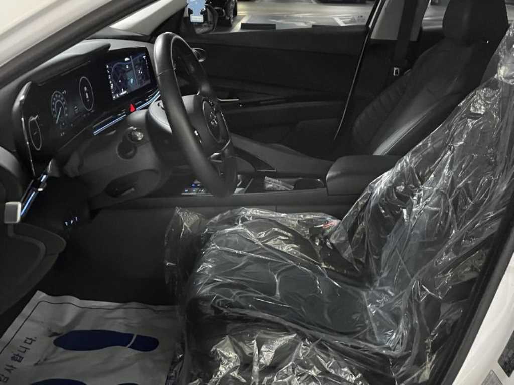 HYUNDAI Avante - Vista 11