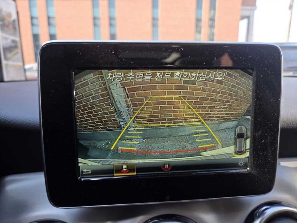 Mercedes Benz GLA Class - Vista 6