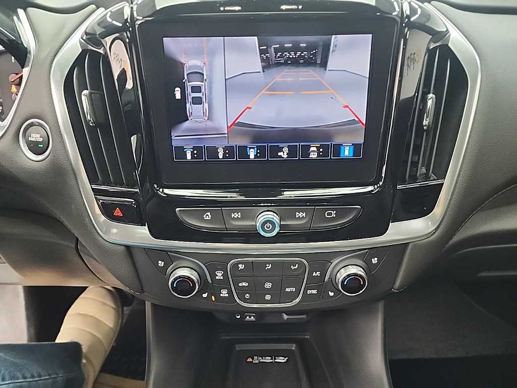 Chevrolet Travers - Vista 10