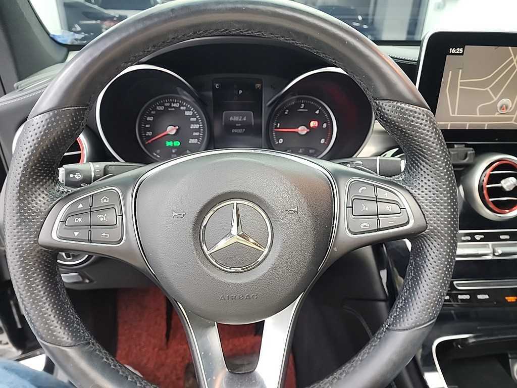 Mercedes Benz GLC Class - Vista 9