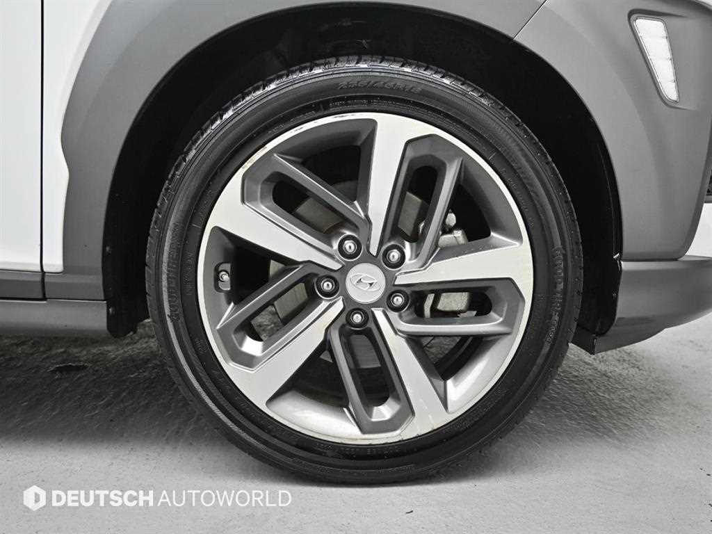 HYUNDAI Kona - Vista 5