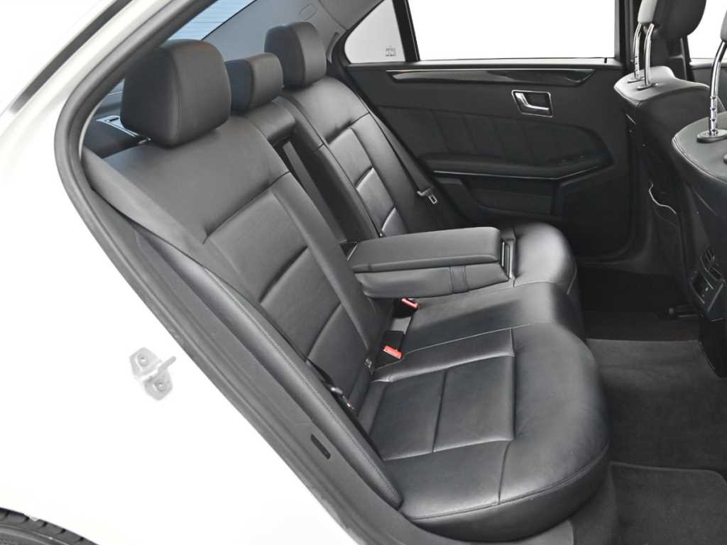 Mercedes Benz E class - Vista 12