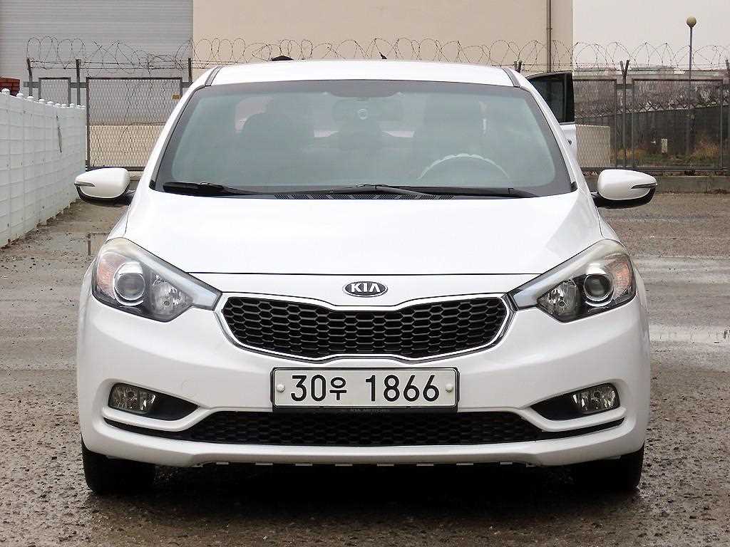 KIA K3 2015 Blanco - Importación desde Corea - HF Imports Iquique - Foto 1