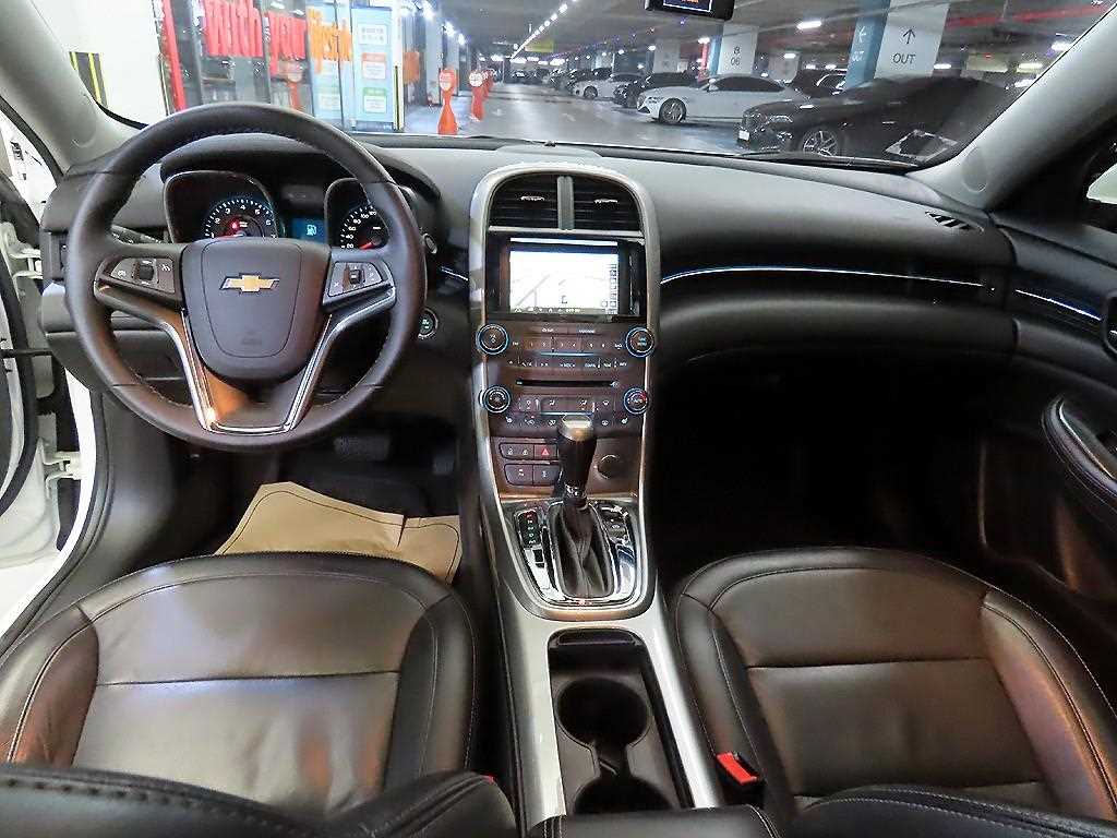 Chevrolet Malibu - Vista 10