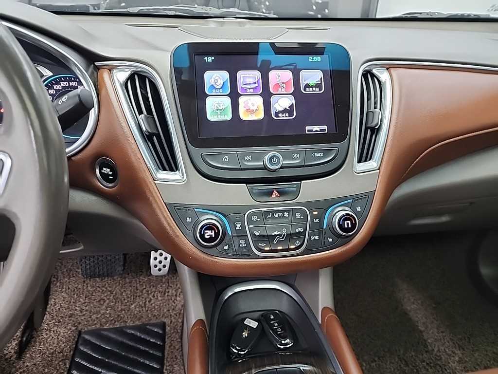 Chevrolet Malibu - Vista 10