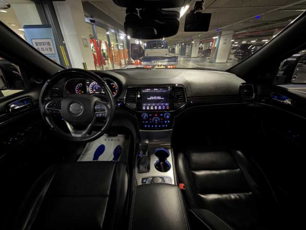 Jeep Cherokee - Vista 6