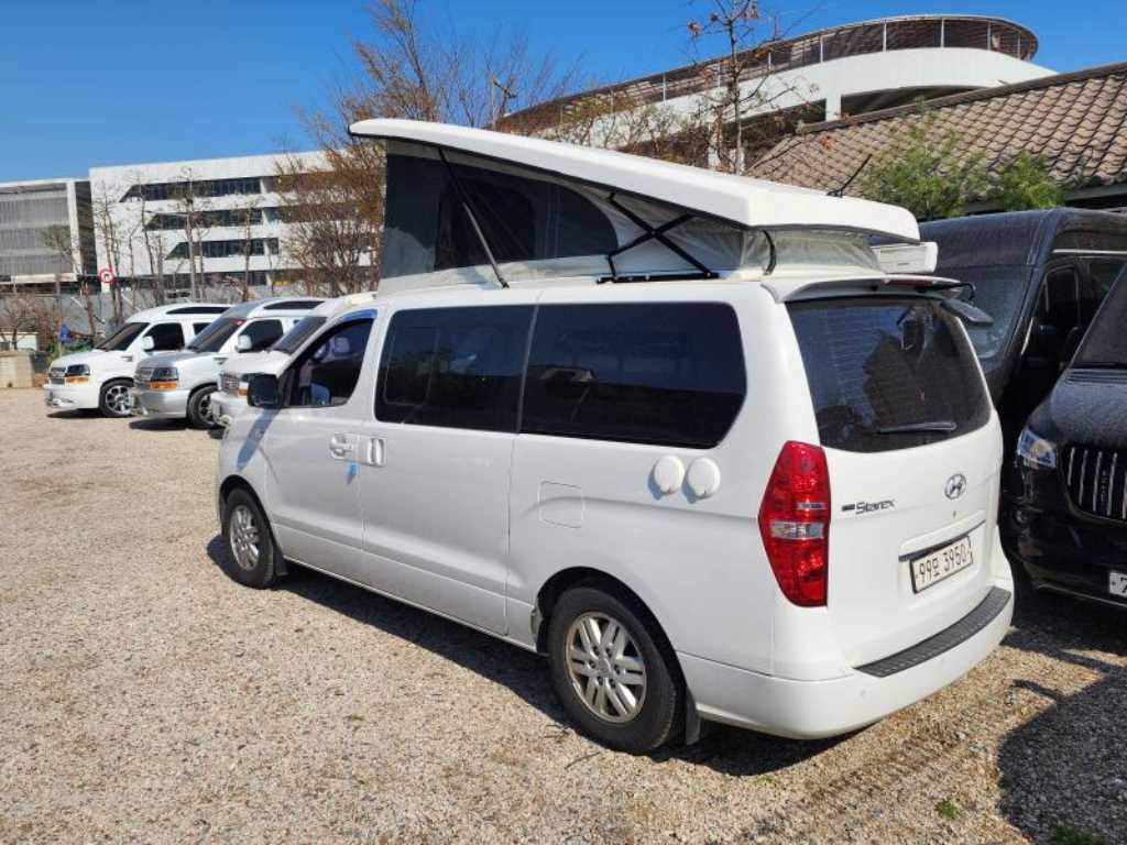 HYUNDAI Starex - Vista 2