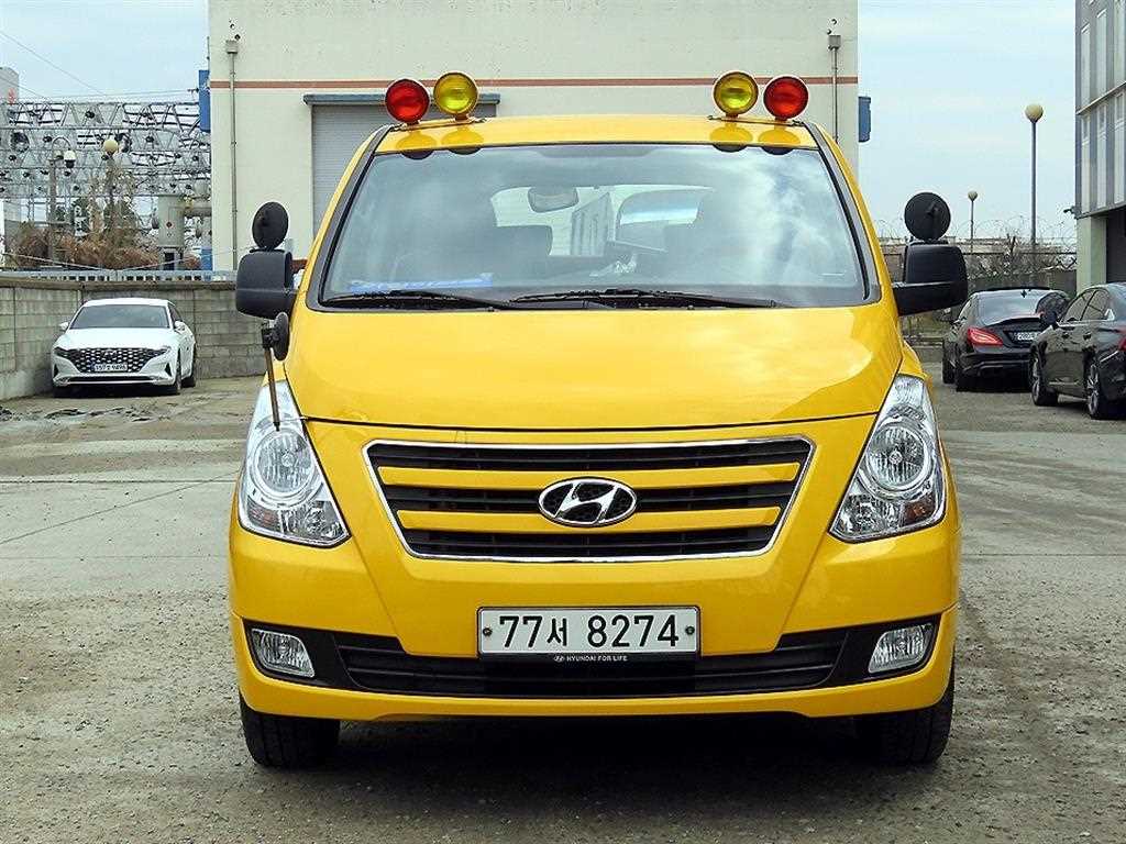 HYUNDAI Starex 2017 Amarillo - Importación desde Corea - HF Imports Iquique - Foto 1