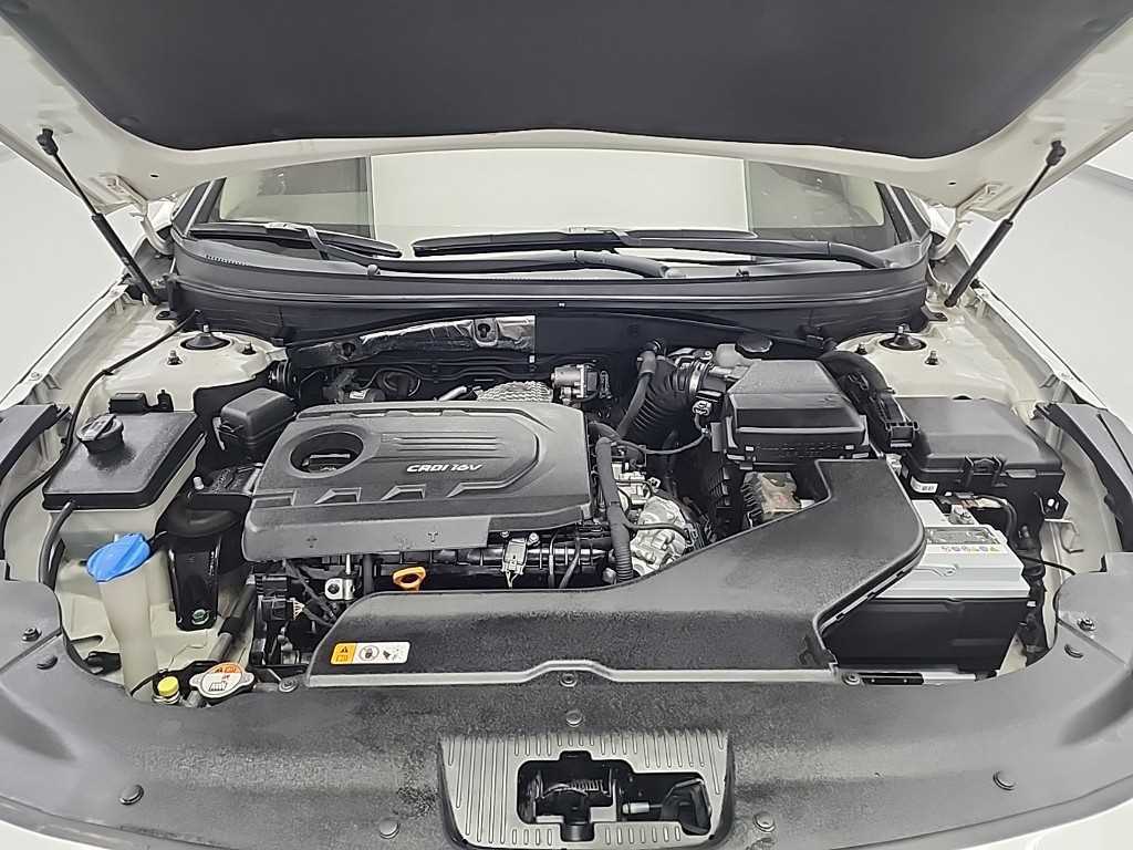 HYUNDAI Sonata - Vista 8