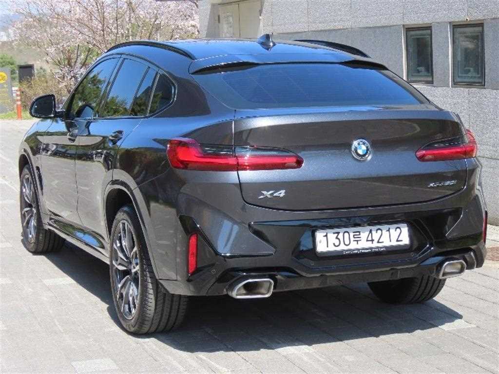 BMW X4 - Vista 4