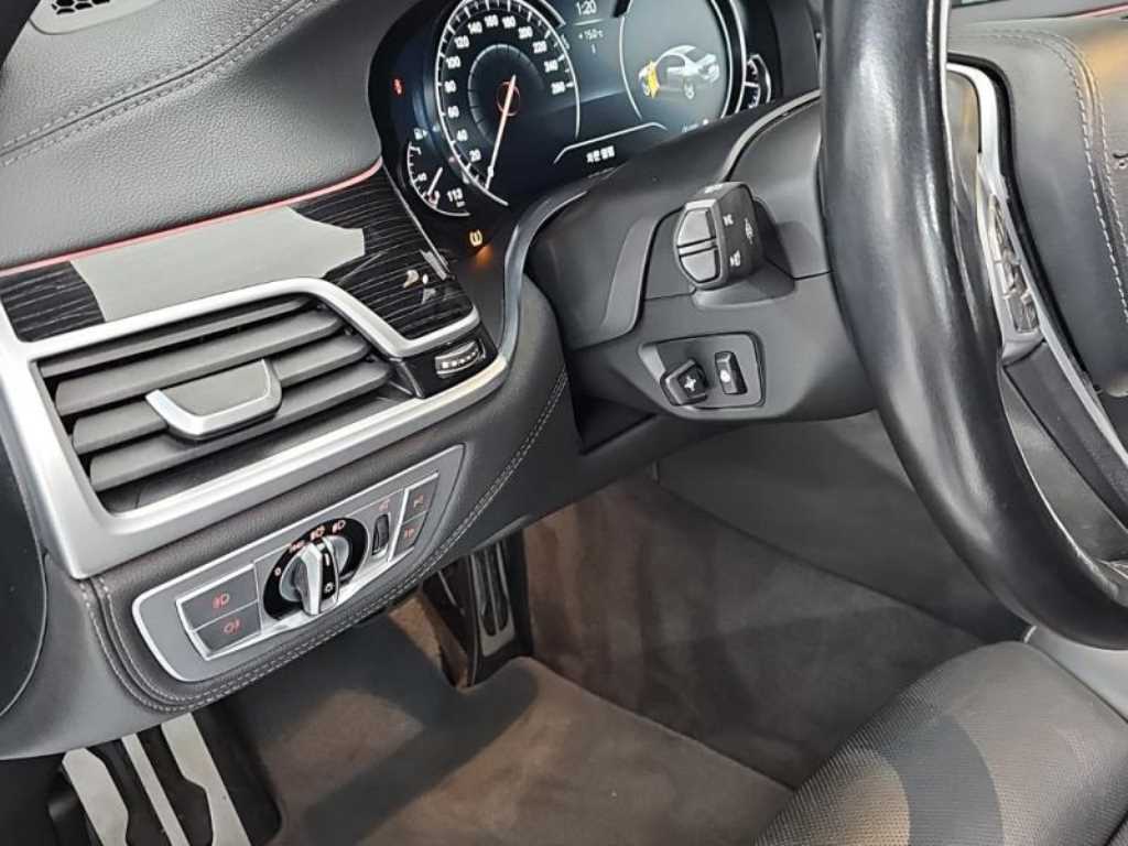 BMW 7 Series - Vista 10