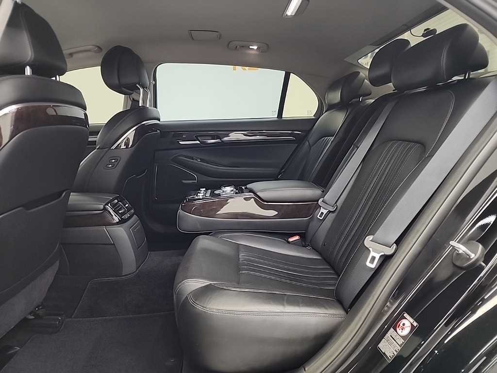 Genesis EQ900 - Vista 12