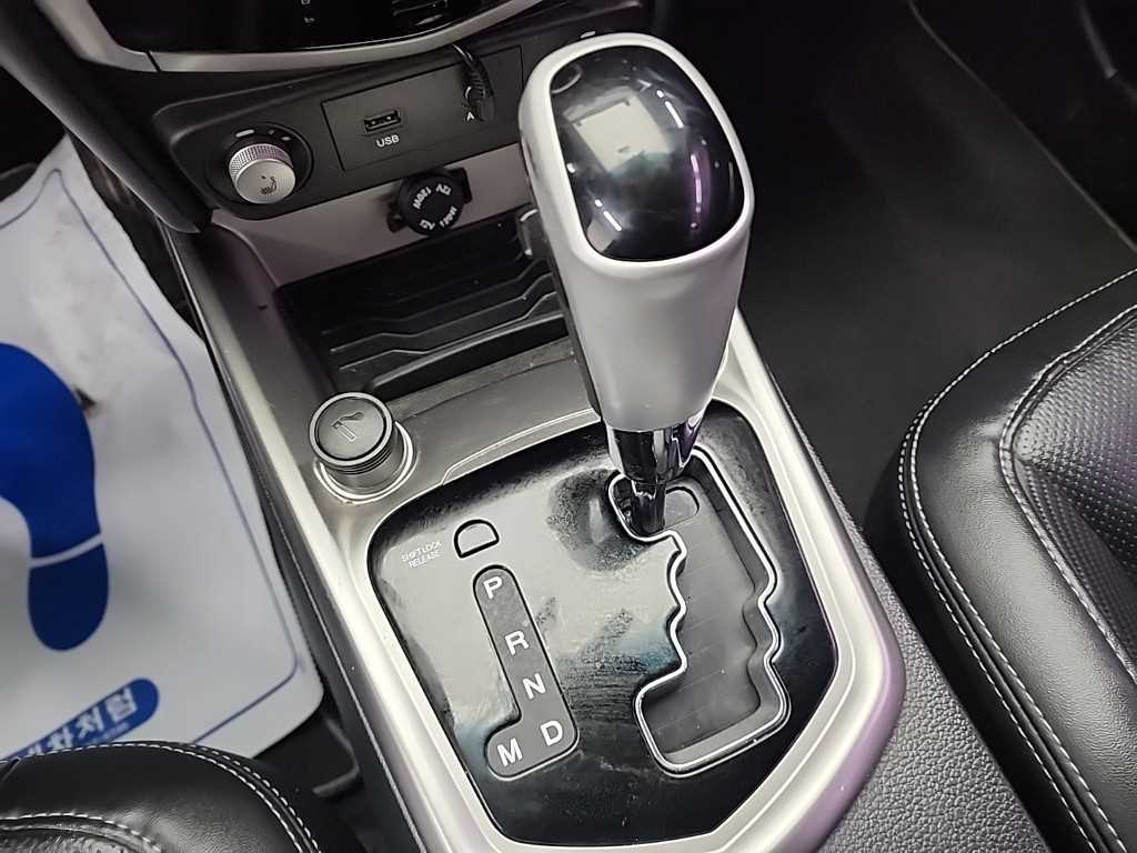 Ssangyong Tivoli - Vista 8