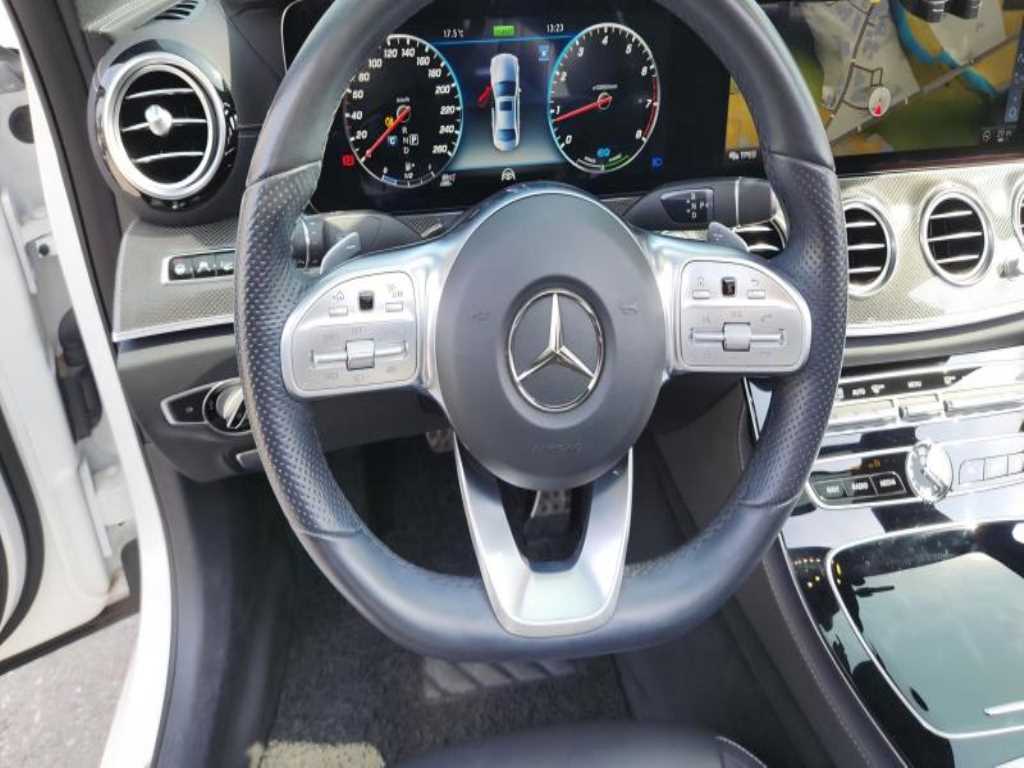 Mercedes Benz E class - Vista 10