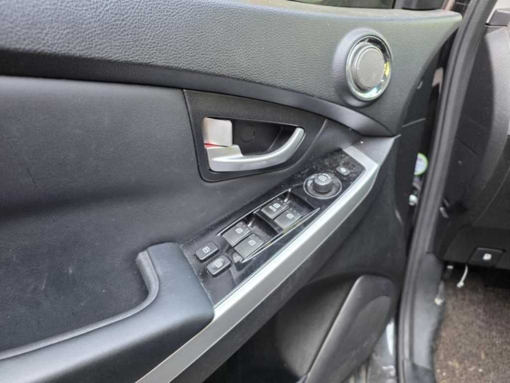 Ssangyong Korando 2015 Negro - Importación desde Corea - HF Imports Iquique - Foto 13