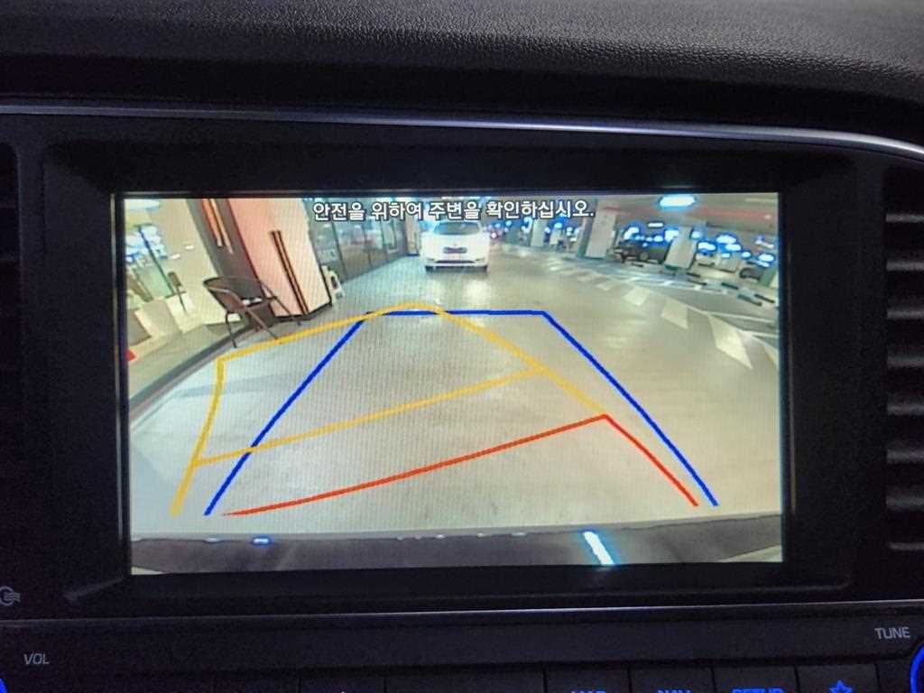 HYUNDAI Avante 2018 Negro - Importación desde Corea - HF Imports Iquique - Foto 13