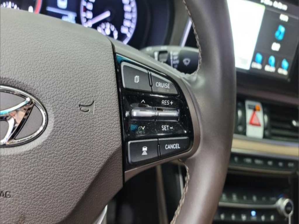 HYUNDAI Grandeur - Vista 11